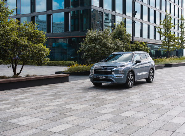 Вигода до 130 000 грн* на автомобілі Mitsubishi Outlander 2026 р. на складах